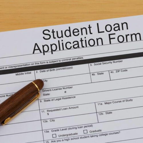 A must-read before applying for a parent student loan