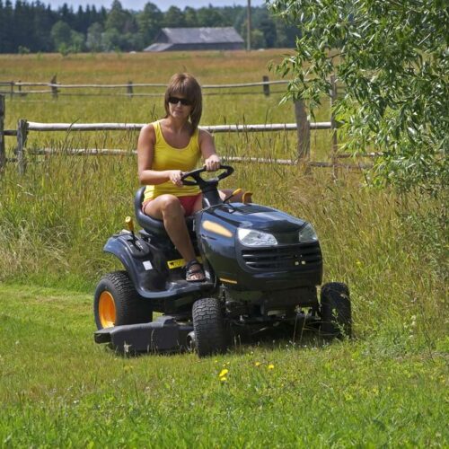 Characteristics of ride on lawn mowers