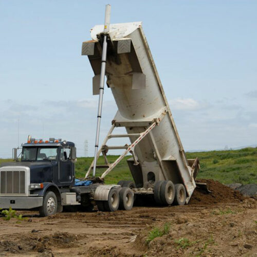 Choosing between an end and side dump trailer