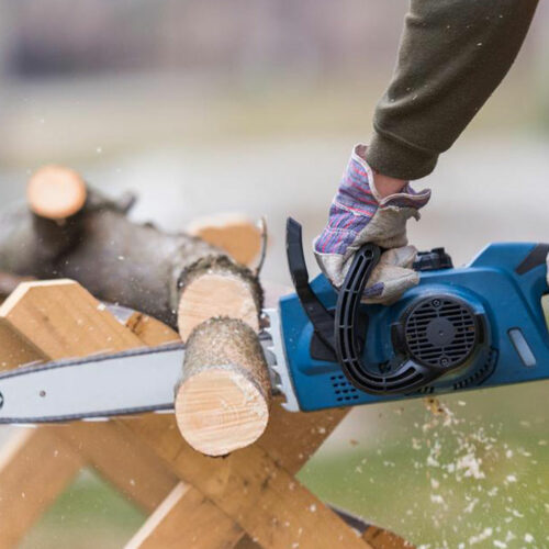 The benefits of using a petrol chainsaw