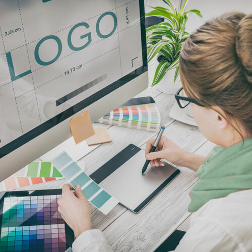 Top 4 websites that create your brand logo for free