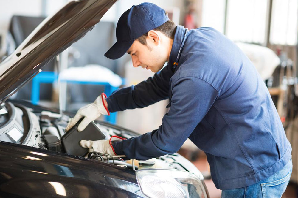 Top five mistakes to be avoided while changing your engine oil