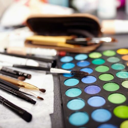 How to become a pro at doing natural looking makeup