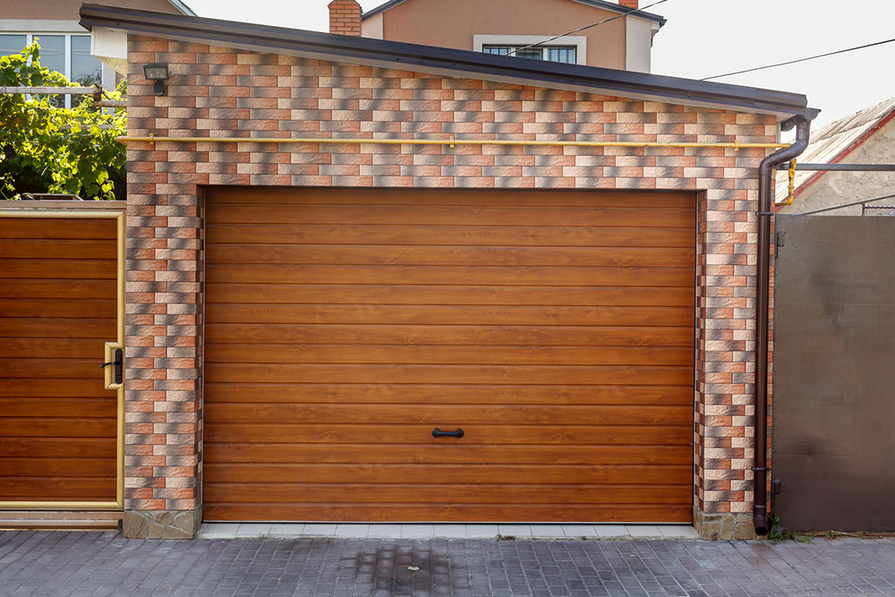 Step-by-step instructions to install a garage door in your house