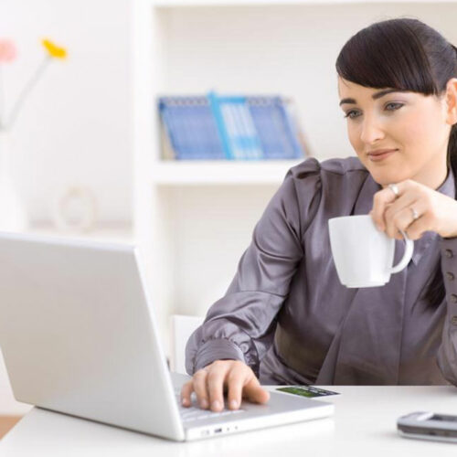 The advantages of studying an online management degree